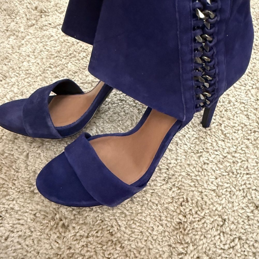 Vince Camuto Royal Blue Heels with Chain Detail - Picture 5 of 11